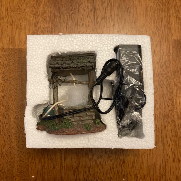 Department 56 Haunted Well - Picture 4 of 4